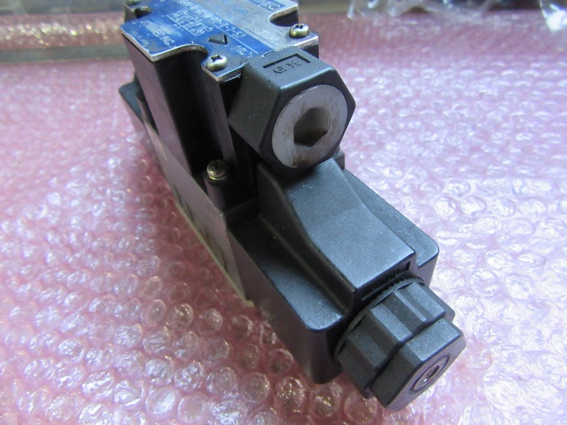 東京計器 DG4V-3-60-M-P2-T-7-52 電磁切替弁