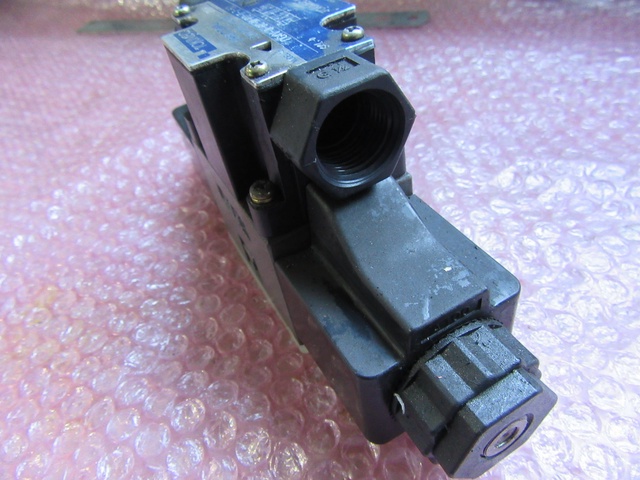 東京計器 DG4V-3-60-M-P2-T-7-52 電磁切替弁