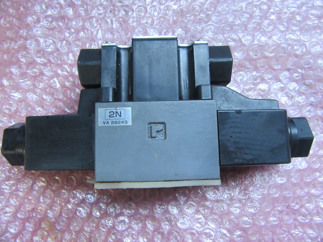 東京計器 DG4V-3-2N-M-P2-T-7-54 電磁切替弁