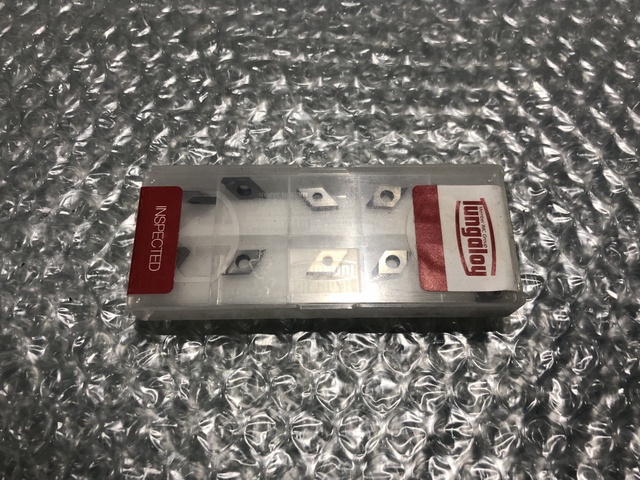 タンガロイ DCGT070202L TH10 チップ