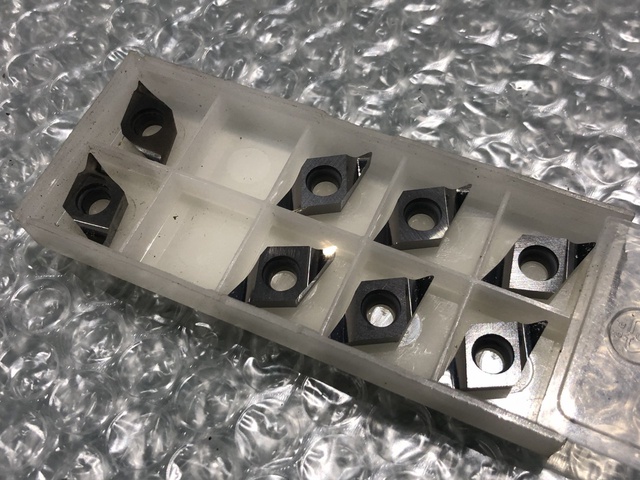 タンガロイ DCGT11T304FL TH10 チップ