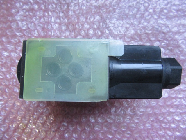 油研工業 DSG-01-2B2-A100-70 電磁切替弁