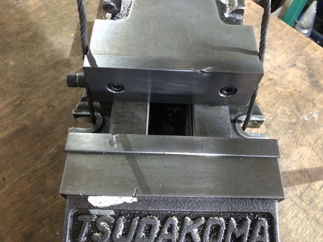 津田駒工業 口幅175mm 口高60mm 油圧バイス