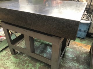 不明 本体サイズ:1000x754x750mm 石定盤(台付き)
