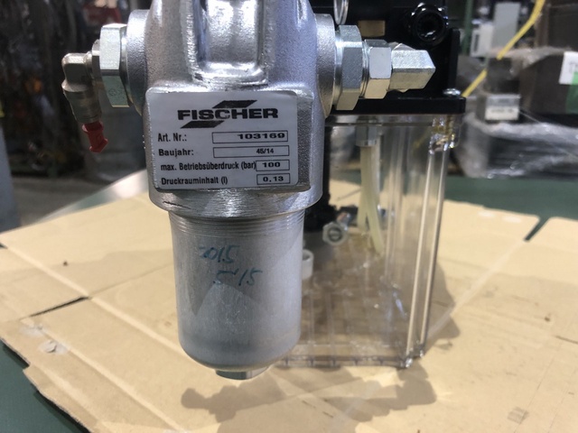 FISCHER 潤滑油ポンプ