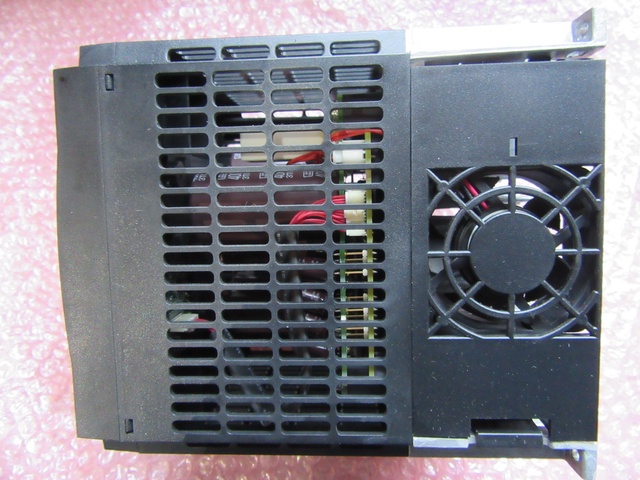 日立 HITACHI WJ200-037LF インバーター