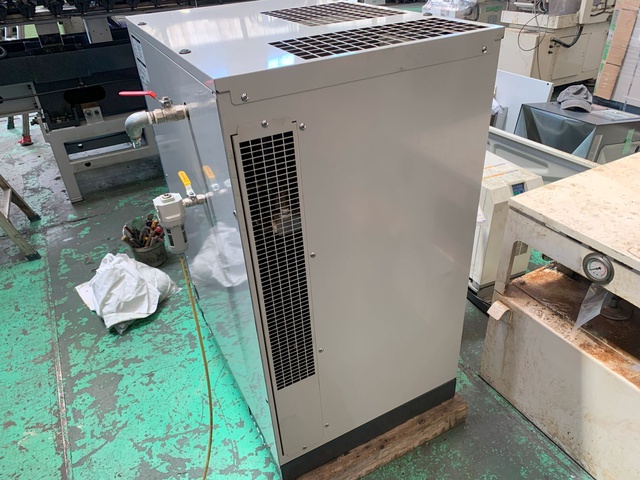 アネスト岩田 SLP-55EFD 5.5kwコンプレッサー