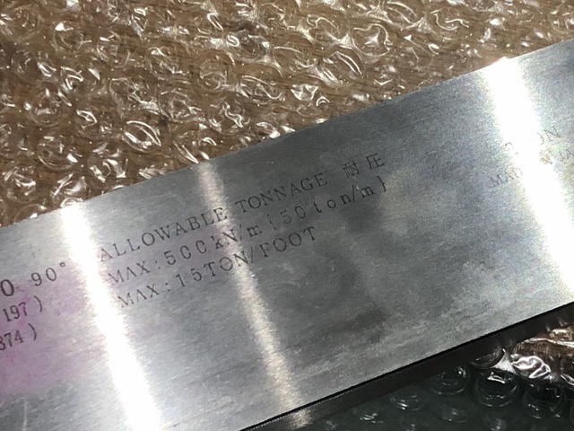 アマダ 08500 90° ベンダー金型(1Vダイ)