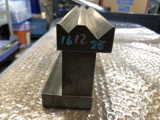 不明 V16/V25 ベンダー金型(2Vダイ)