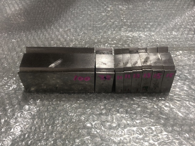 不明 ベンダー金型(2Vダイ)
