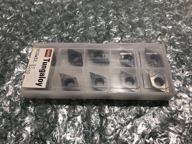 タンガロイ DCGW32.51 TH10 DCGW11T304 TH1 チップ
