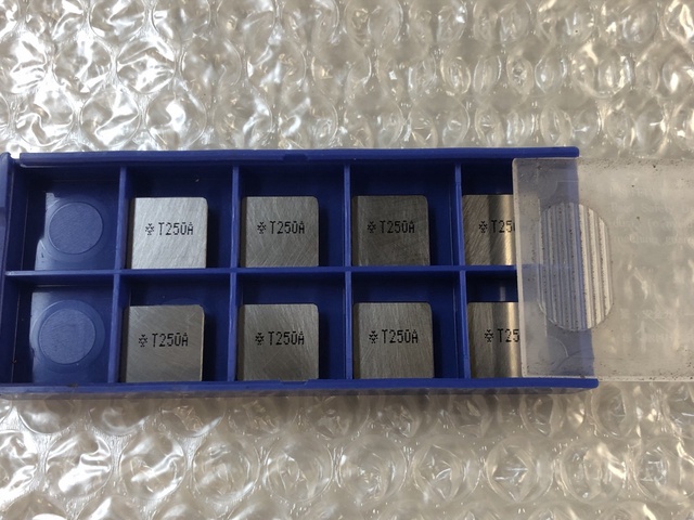 住友電気工業 SPCH42TR-R T250A チップ