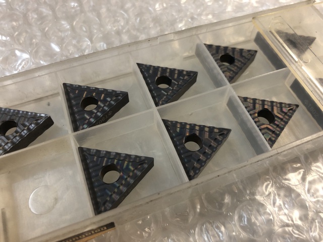 タンガロイ TNMG220404-37 TNMG431TN37 チップ