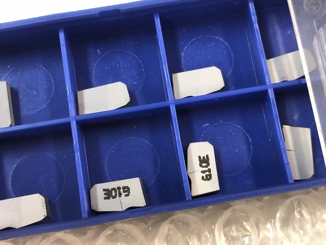 住友電工ハードメタル WCFR3B G10E チップ