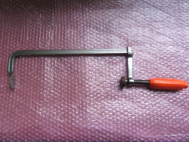 不明 不明 L型クランプ