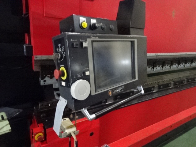 アマダ HDS-2204NT 4.0mハイブリッドプレスブレーキ