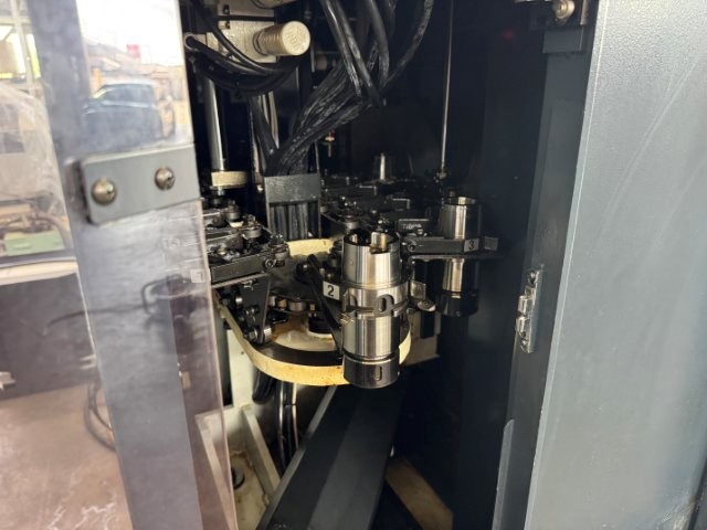 牧野フライス製作所 V33 立マシニング(HSK-A63)