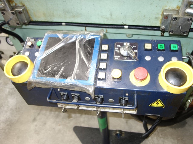 アイダエンジニアリング DSF-C1-2000 200Tサーボプレス