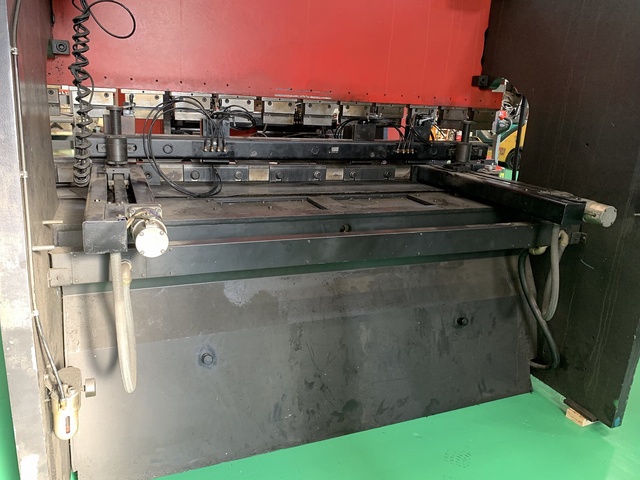 アマダ RG80 2.4m油圧プレスブレーキ