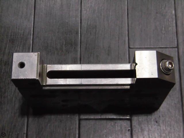  ワイヤーカット用精密バイス