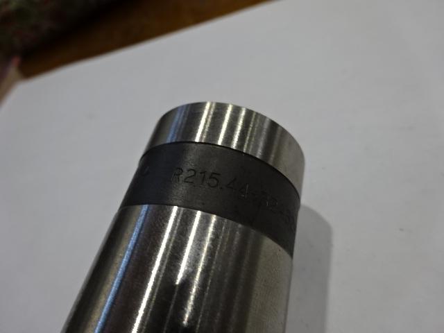 SANDVIK R215.44-32A32-15C フェイスミルカッター