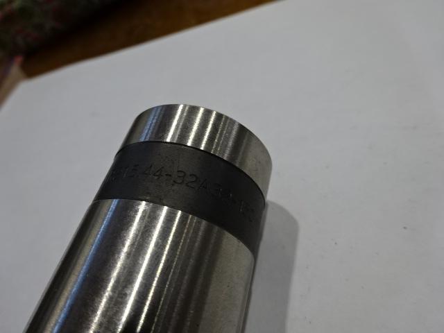 SANDVIK R215.44-32A32-15C フェイスミルカッター