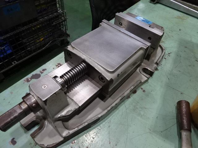 津田駒工業 150-VG マシンバイス