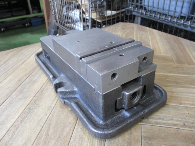 ナベヤ ERON LT100M ロックタイトマシンバイス