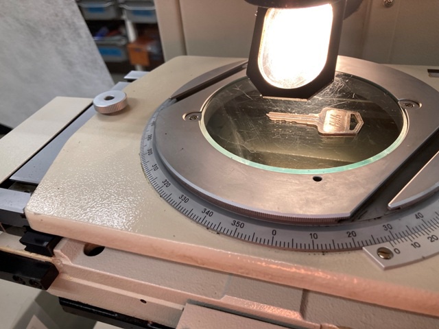 ミツトヨ PJ-250 投影機