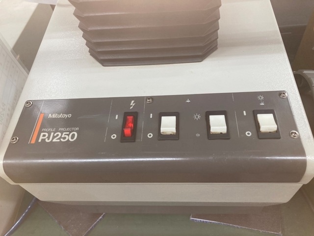 ミツトヨ PJ-250 投影機