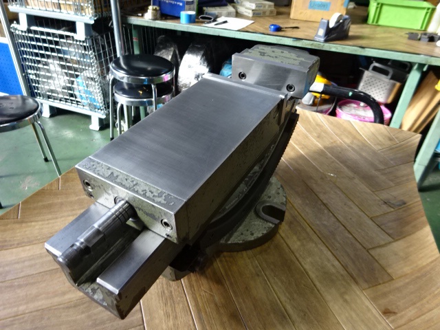 武田機械 TK-100HVI-G 傾斜油圧バイス