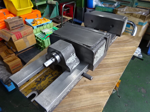 津田駒工業 VB-300 マシンバイス