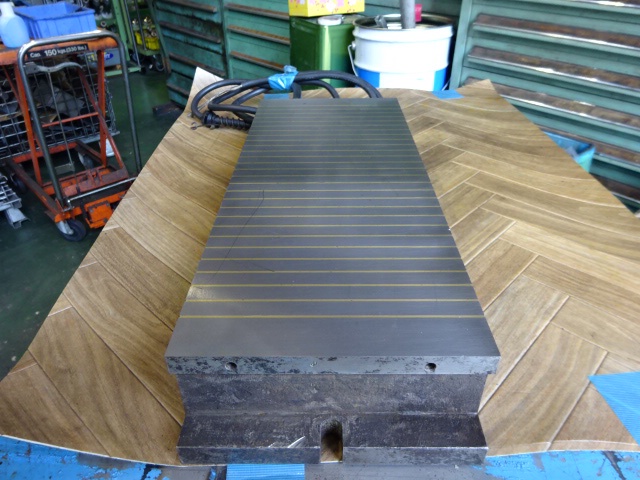  500X200 電磁チャック(研削用)