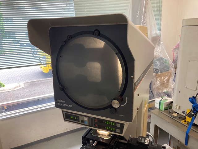 ミツトヨ PJ-2500 投影機