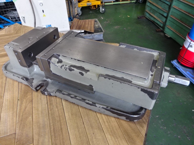 津田駒工業 VR-200 精密マシンバイス