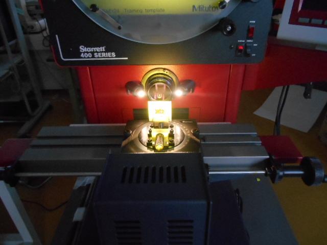 スターレット HB400 投影機