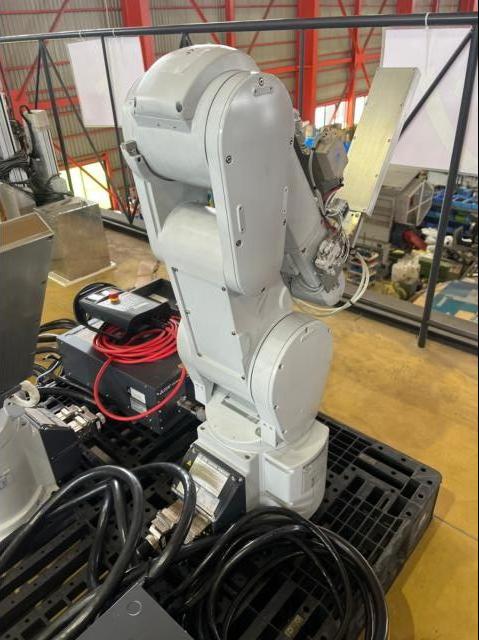 三菱電機 RV-7FLC-Q ロボット