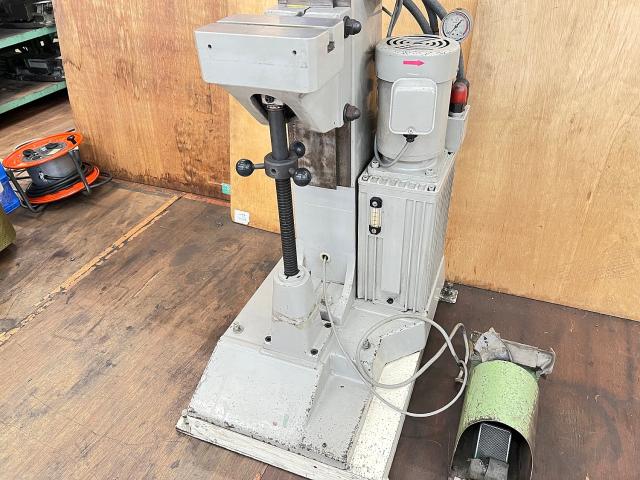 吉川鐵工 US-70 リベッティングマシン
