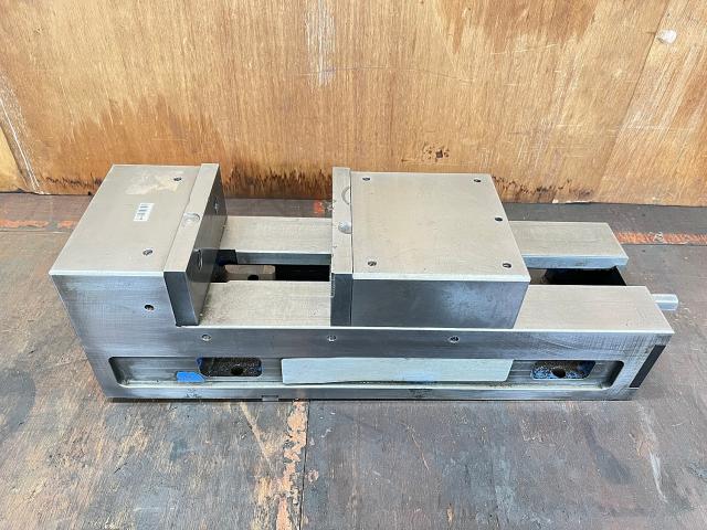 ナベヤ ERON 175 ロックタイトマシンバイス