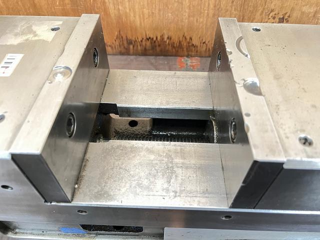 ナベヤ ERON 175 ロックタイトマシンバイス