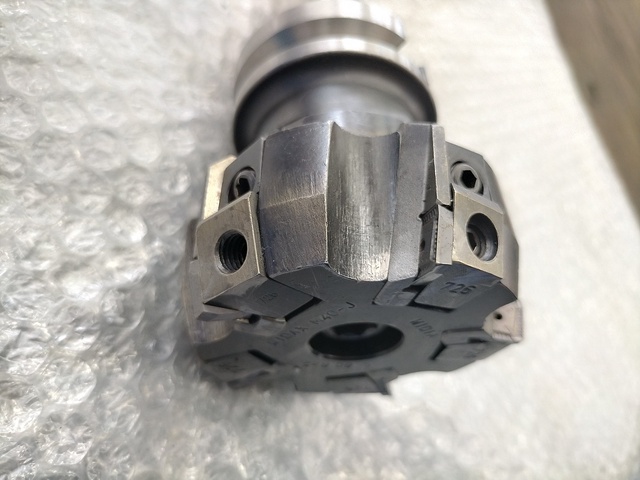 和井田製作所 M40-J フェイスミル