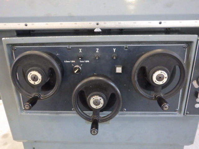牧野フライス製作所 AEV5-85 NC立フライス