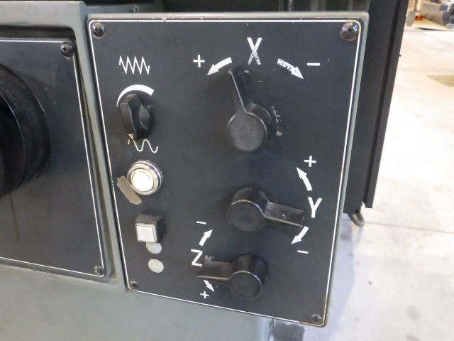 牧野フライス製作所 AEV5-85 NC立フライス