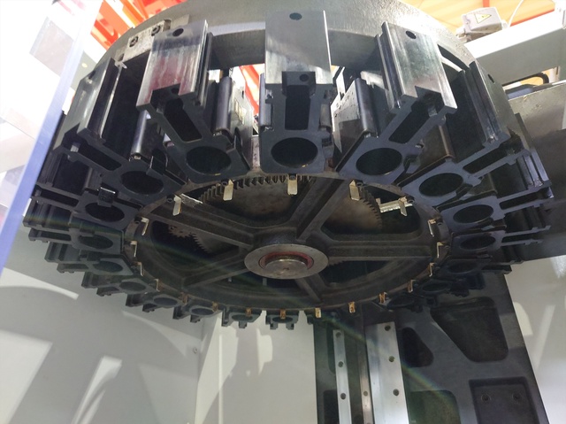 森精機製作所 NV4000 立マシニング
