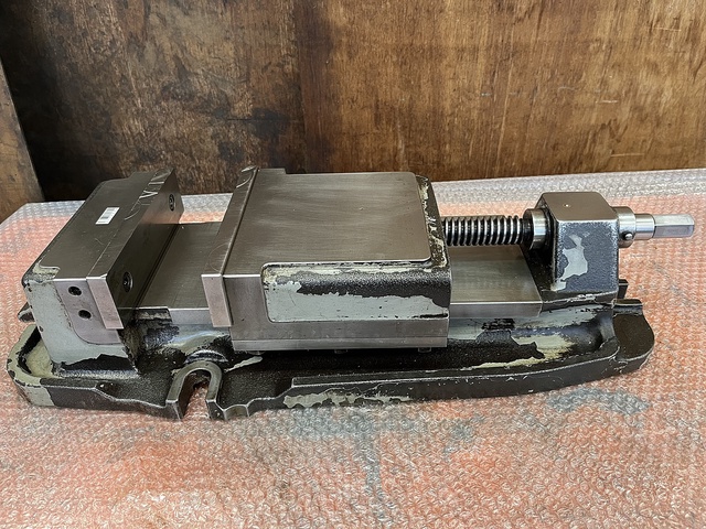 津田駒工業 VG-200 マシンバイス