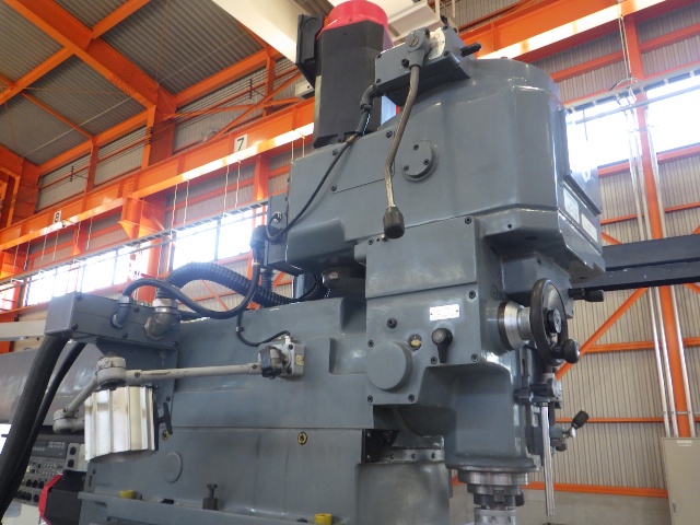 牧野フライス製作所 AEV4A-85 NC立フライス