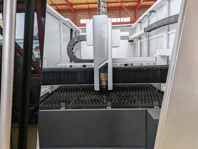 BODOR C3-12kw ファイバーレーザー加工機