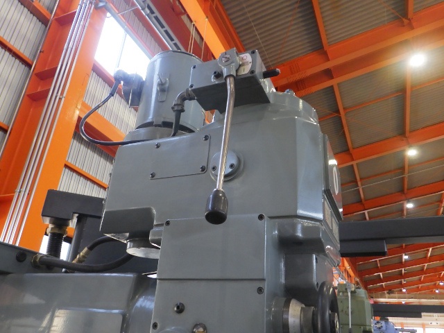 牧野フライス製作所 AVNC-74 NC立フライス