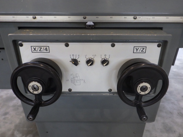 牧野フライス製作所 AVNC-74 NC立フライス