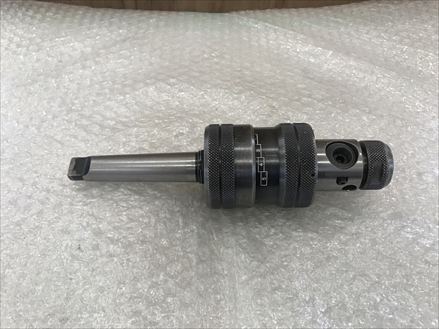 カトウ工機 タップホルダー